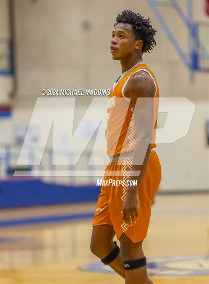 Thumbnail 1 in Carter vs White (Beaumont ISD/YMBL Basketball Tournament) photogallery.