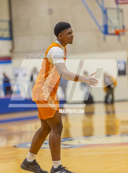 Thumbnail 1 in Carter vs White (Beaumont ISD/YMBL Basketball Tournament) photogallery.