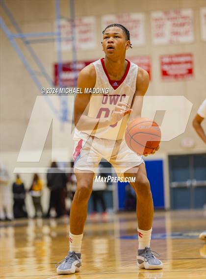 Thumbnail 1 in Carter vs White (Beaumont ISD/YMBL Basketball Tournament) photogallery.