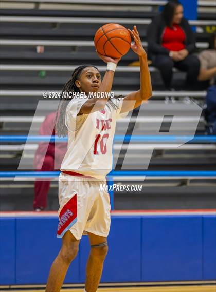 Thumbnail 1 in Carter vs White (Beaumont ISD/YMBL Basketball Tournament) photogallery.