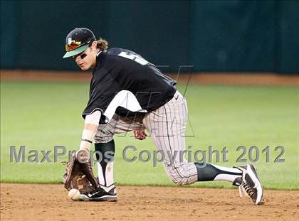 Thumbnail 2 in De La Salle vs. California (CIF NCS D1 Final) photogallery.