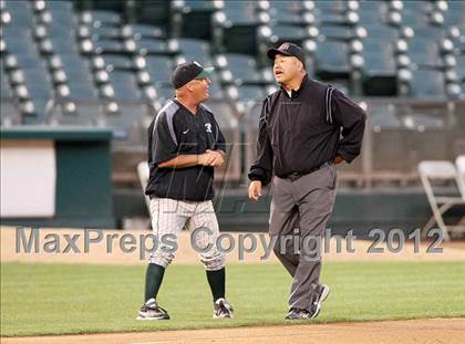 Thumbnail 1 in De La Salle vs. California (CIF NCS D1 Final) photogallery.