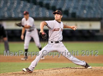 Thumbnail 3 in De La Salle vs. California (CIF NCS D1 Final) photogallery.