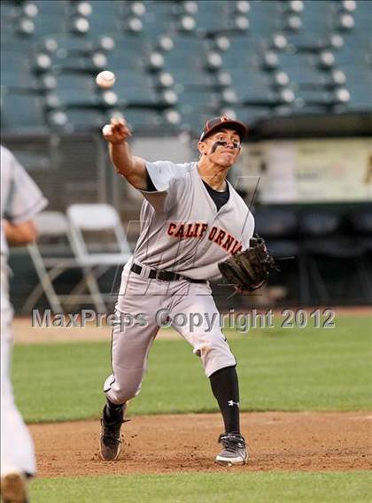 Thumbnail 2 in De La Salle vs. California (CIF NCS D1 Final) photogallery.