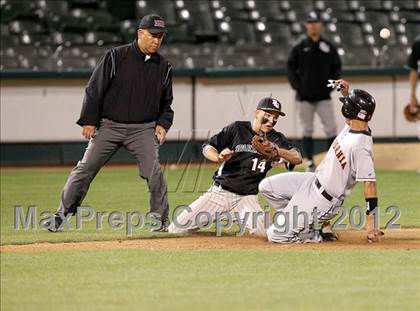 Thumbnail 2 in De La Salle vs. California (CIF NCS D1 Final) photogallery.