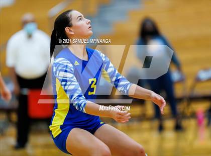 Thumbnail 3 in Millard North @ Omaha North photogallery.