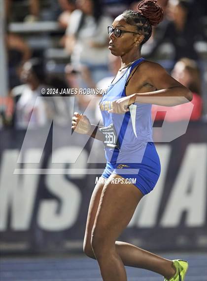 Thumbnail 2 in FHSAA 4A Finals (4 x 400 Meter) photogallery.