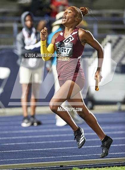 Thumbnail 1 in FHSAA 4A Finals (4 x 400 Meter) photogallery.
