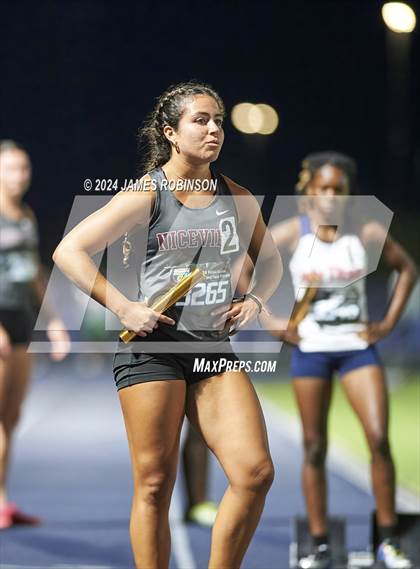 Thumbnail 2 in FHSAA 4A Finals (4 x 400 Meter) photogallery.
