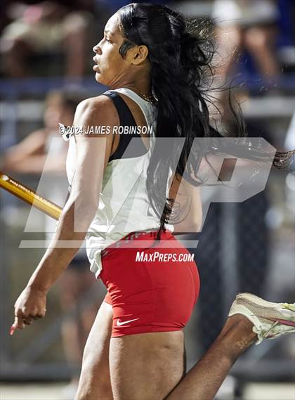Thumbnail 1 in FHSAA 4A Finals (4 x 400 Meter) photogallery.