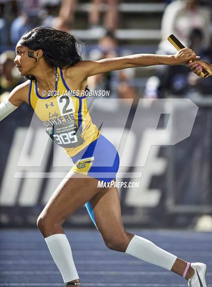 Thumbnail 1 in FHSAA 4A Finals (4 x 400 Meter) photogallery.