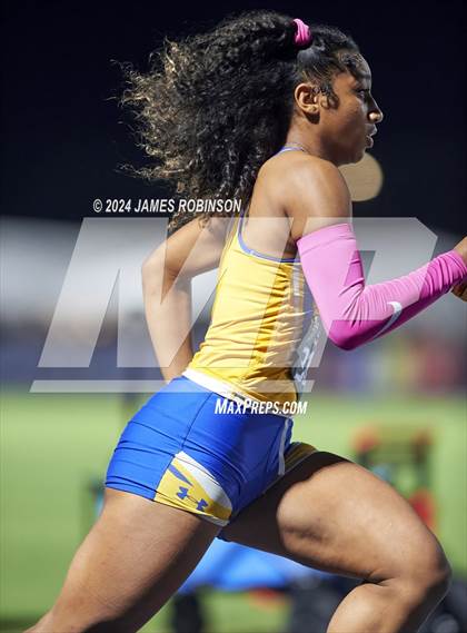 Thumbnail 2 in FHSAA 4A Finals (4 x 400 Meter) photogallery.
