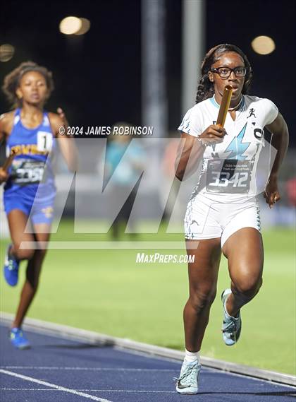 Thumbnail 2 in FHSAA 4A Finals (4 x 400 Meter) photogallery.