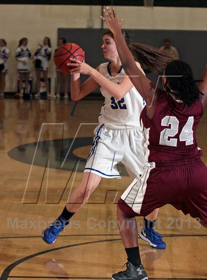 Thumbnail 3 in Alcoa vs. Christian Academy of Knoxville (2AA Region Final) photogallery.
