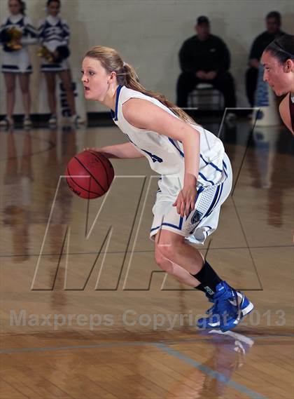 Thumbnail 3 in Alcoa vs. Christian Academy of Knoxville (2AA Region Final) photogallery.