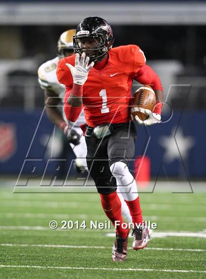 Thumbnail 2 in DeSoto vs. Coppell (UIL 6A Division 1 Region I Bi-District Playoff) photogallery.