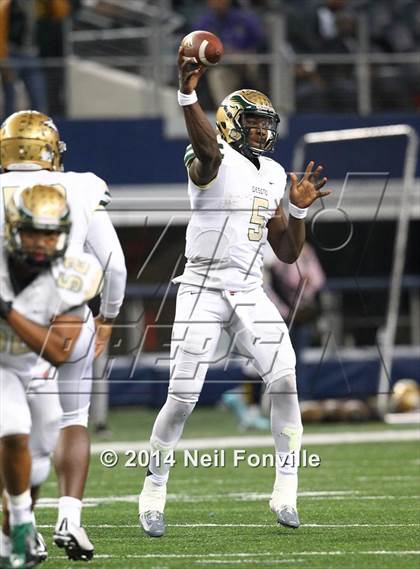 Thumbnail 3 in DeSoto vs. Coppell (UIL 6A Division 1 Region I Bi-District Playoff) photogallery.