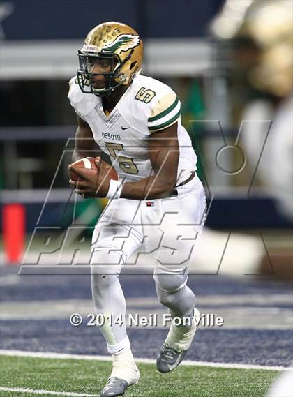Thumbnail 3 in DeSoto vs. Coppell (UIL 6A Division 1 Region I Bi-District Playoff) photogallery.
