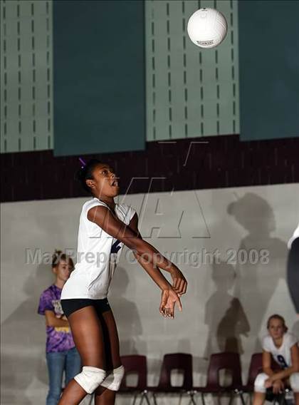 Thumbnail 3 in Katy vs. Stony Point (Nike Volleyball Classic) photogallery.