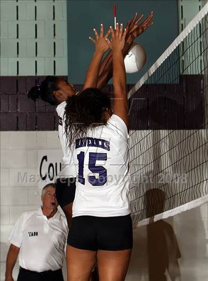 Thumbnail 3 in Katy vs. Stony Point (Nike Volleyball Classic) photogallery.