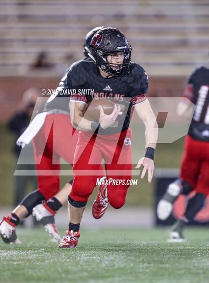 Thumbnail 3 in Jackson vs. Carthage (MSHSAA Class 5 Championship) photogallery.