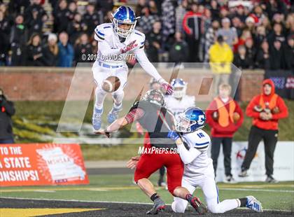 Thumbnail 1 in Jackson vs. Carthage (MSHSAA Class 5 Championship) photogallery.