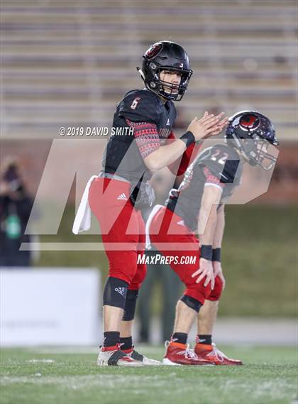 Thumbnail 1 in Jackson vs. Carthage (MSHSAA Class 5 Championship) photogallery.