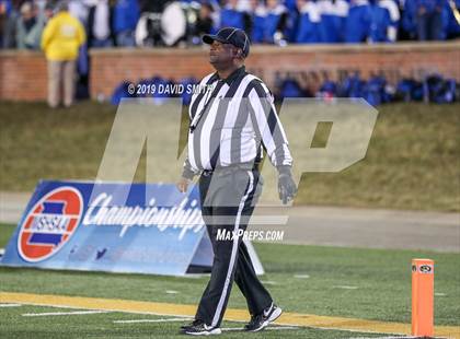 Thumbnail 3 in Jackson vs. Carthage (MSHSAA Class 5 Championship) photogallery.