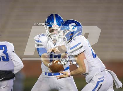 Thumbnail 2 in Jackson vs. Carthage (MSHSAA Class 5 Championship) photogallery.