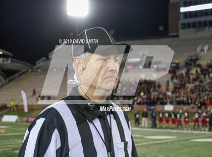 Thumbnail 2 in Jackson vs. Carthage (MSHSAA Class 5 Championship) photogallery.