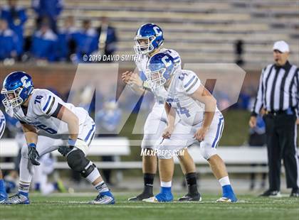 Thumbnail 2 in Jackson vs. Carthage (MSHSAA Class 5 Championship) photogallery.
