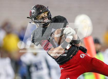 Thumbnail 1 in Jackson vs. Carthage (MSHSAA Class 5 Championship) photogallery.