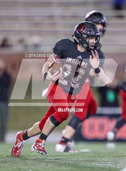 Thumbnail 2 in Jackson vs. Carthage (MSHSAA Class 5 Championship) photogallery.
