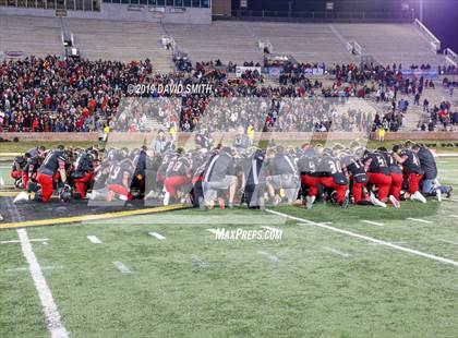 Thumbnail 3 in Jackson vs. Carthage (MSHSAA Class 5 Championship) photogallery.