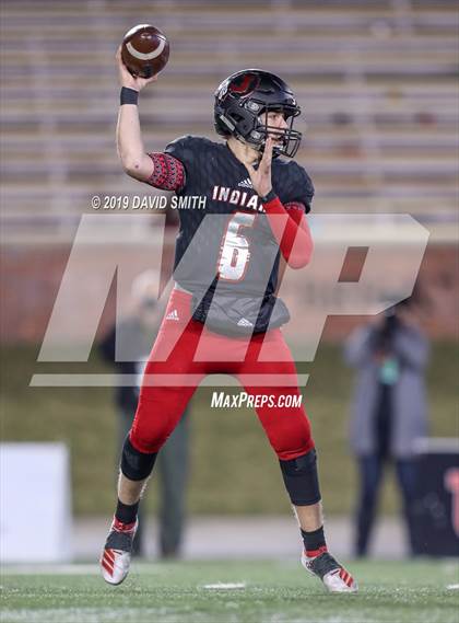 Thumbnail 2 in Jackson vs. Carthage (MSHSAA Class 5 Championship) photogallery.