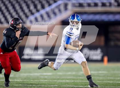 Thumbnail 2 in Jackson vs. Carthage (MSHSAA Class 5 Championship) photogallery.