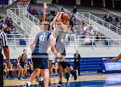Thumbnail 3 in O'Connor vs. Warren photogallery.