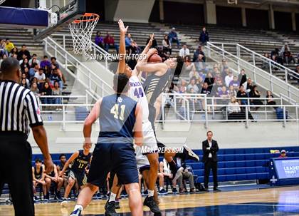 Thumbnail 2 in O'Connor vs. Warren photogallery.