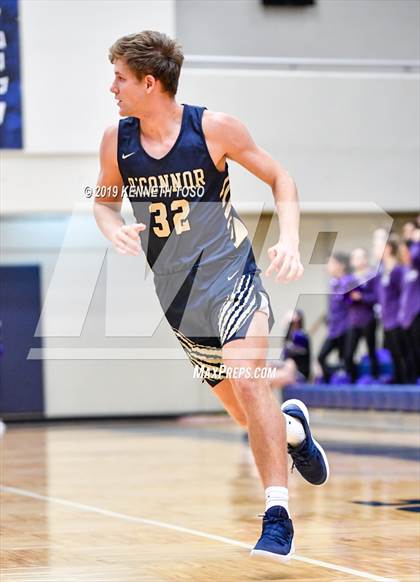 Thumbnail 3 in O'Connor vs. Warren photogallery.