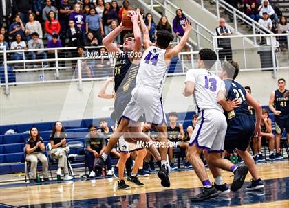 Thumbnail 3 in O'Connor vs. Warren photogallery.