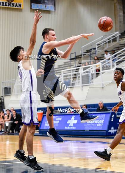Thumbnail 2 in O'Connor vs. Warren photogallery.