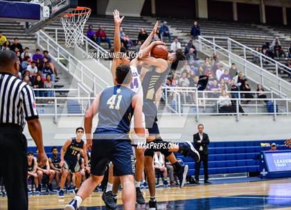 Thumbnail 1 in O'Connor vs. Warren photogallery.