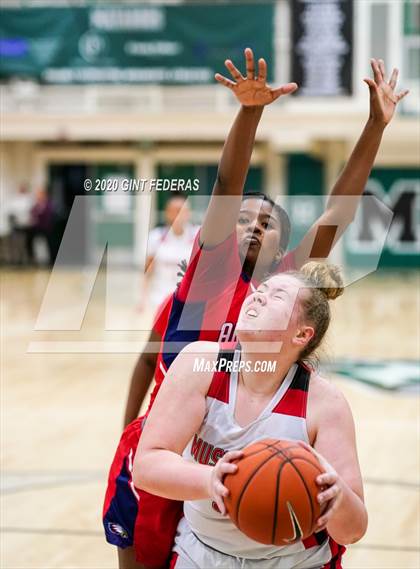 Thumbnail 2 in American vs. Monte Vista (Contra Costa Challenge) photogallery.