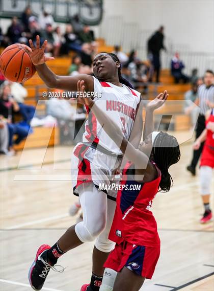 Thumbnail 3 in American vs. Monte Vista (Contra Costa Challenge) photogallery.