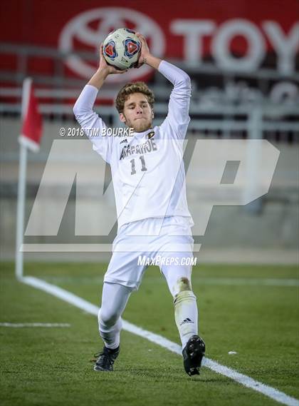 Thumbnail 2 in Arapahoe vs. Grandview (CHSAA 5A Final) photogallery.