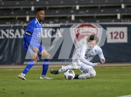 Thumbnail 2 in Arapahoe vs. Grandview (CHSAA 5A Final) photogallery.