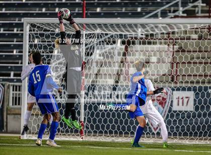 Thumbnail 2 in Arapahoe vs. Grandview (CHSAA 5A Final) photogallery.