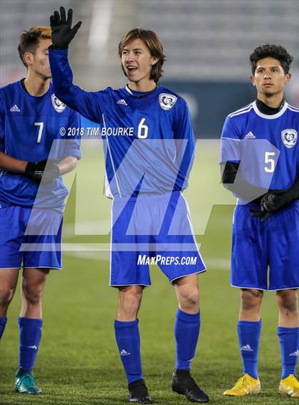 Thumbnail 2 in Arapahoe vs. Grandview (CHSAA 5A Final) photogallery.