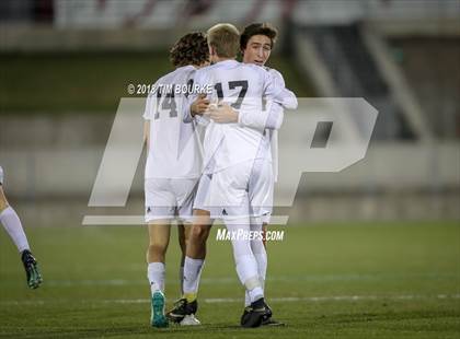 Thumbnail 1 in Arapahoe vs. Grandview (CHSAA 5A Final) photogallery.