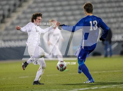 Thumbnail 3 in Arapahoe vs. Grandview (CHSAA 5A Final) photogallery.